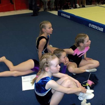 Fylgst með æfingum.