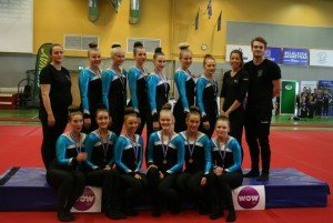 IT 1 ásamt þjálfurum sínum