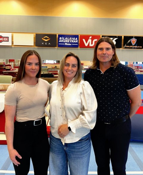 Höldur-Bílaleiga Akureyrar og Fimleikadeild KA gera með sér samstarfssamning.