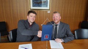 Landsbankinn styrkir FIMAK áfram